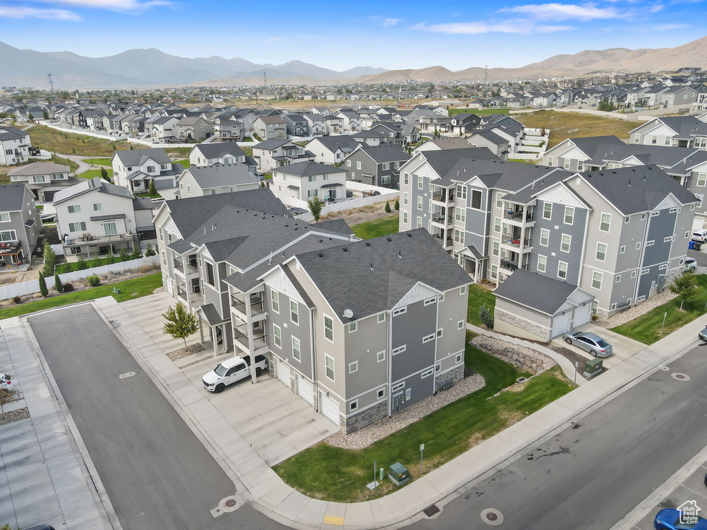 Photo 2 for MLS #2110342 at 1834 W Newcastle Ln #201