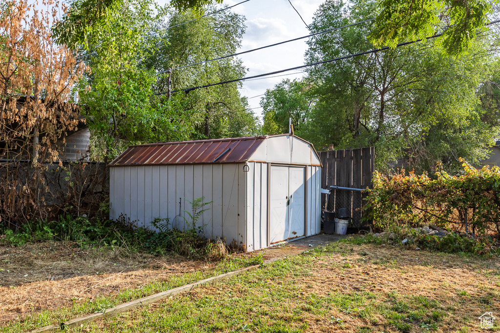 1220 S REDWOOD DR Salt Lake City, UT 84104