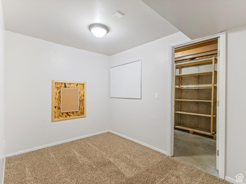 6063 S AQUARIUS DR Kearns, UT 84118