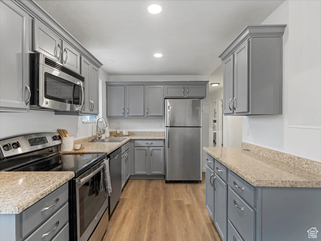6063 S AQUARIUS DR Kearns, UT 84118