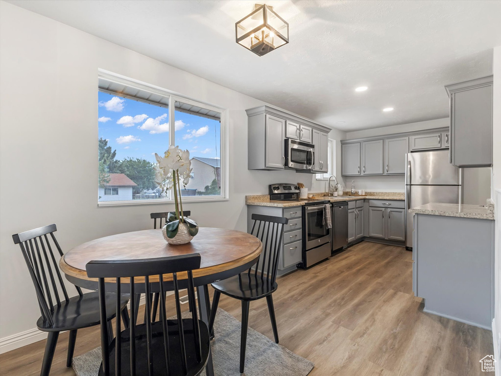 6063 S AQUARIUS DR Kearns, UT 84118