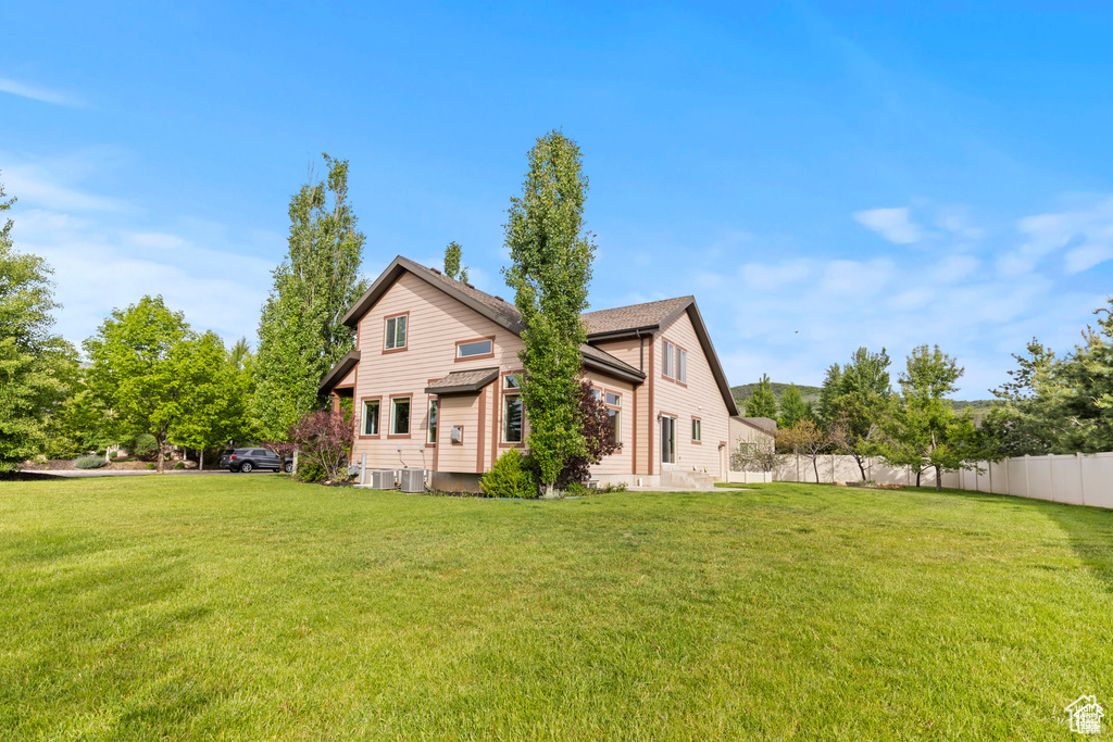 Photo 5 for MLS #2110476 at 5927 Dartmouth Dr