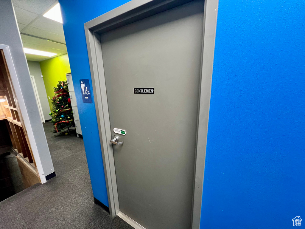 Detailed view of baseboards