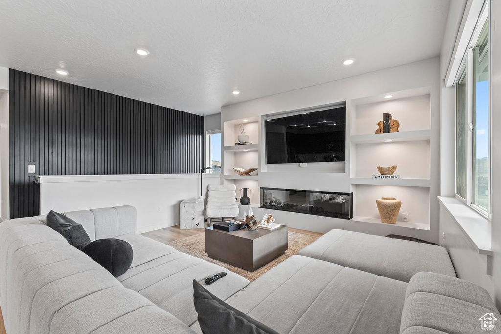 Photo 5 for MLS #2110492 at 2514 N Geranium Dr #247
