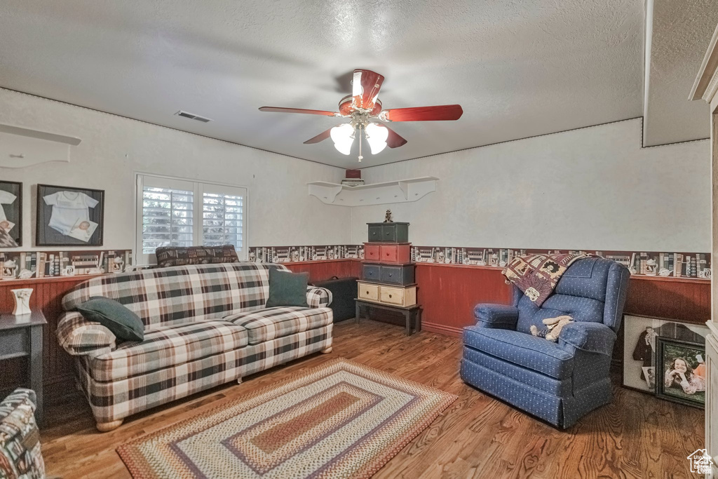 1040 E CANYON RD Hyde Park, UT 84318