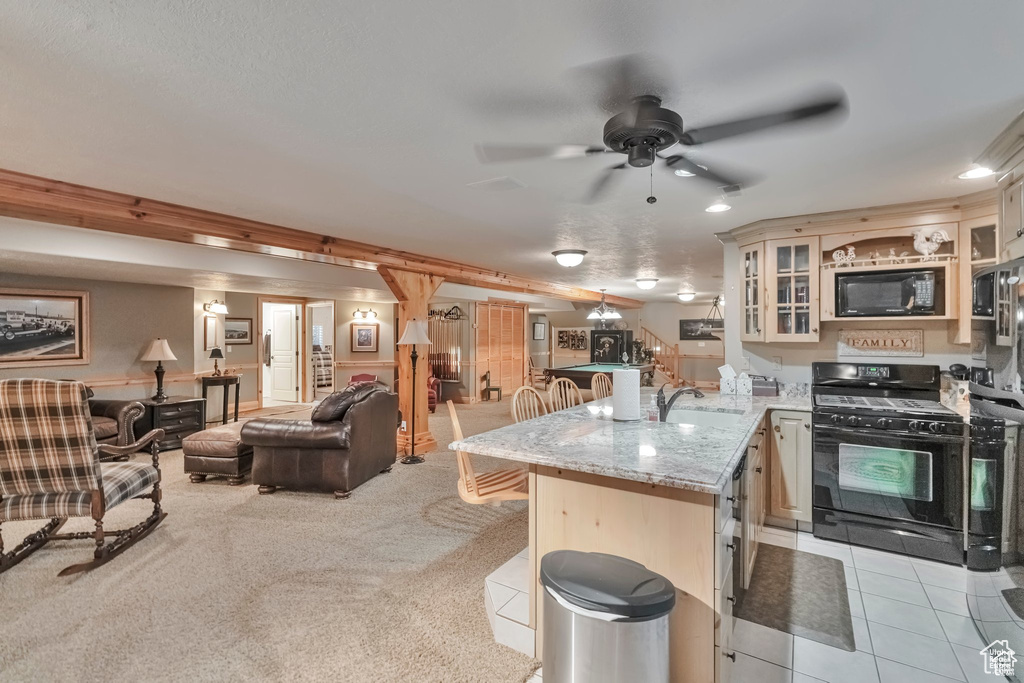 1040 E CANYON RD Hyde Park, UT 84318