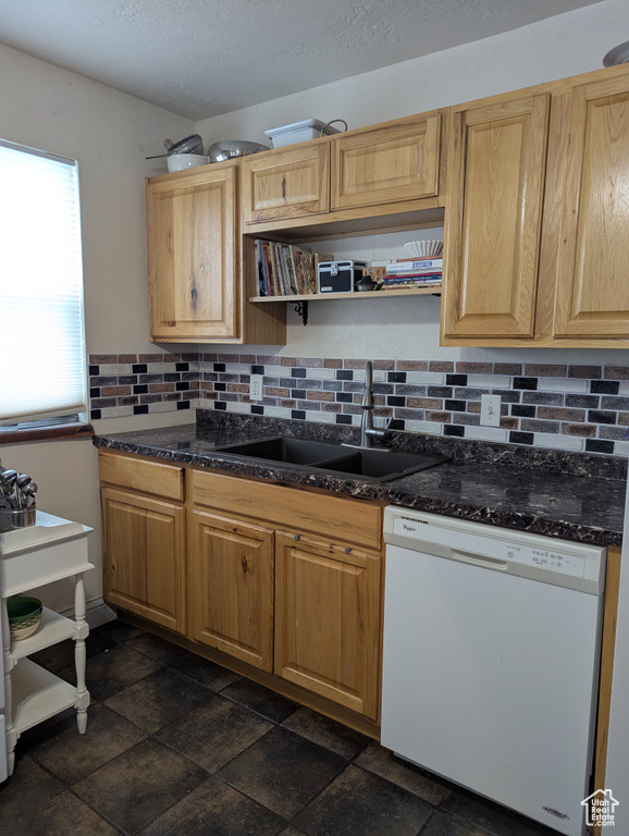 Photo 4 for MLS #2110523 at 169 Carson Ave