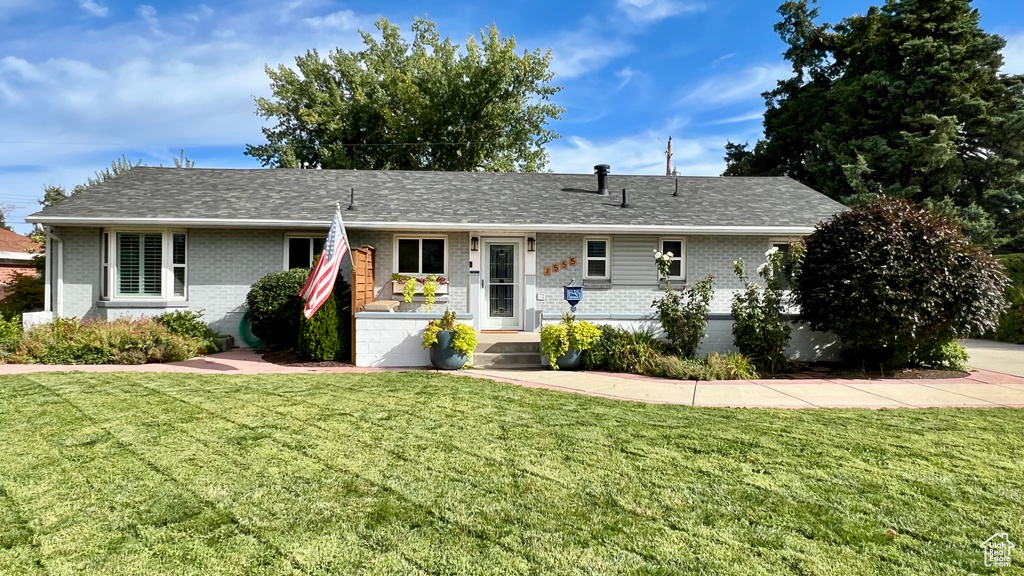 Photo 2 for MLS #2110529 at 1555 E Winward Dr