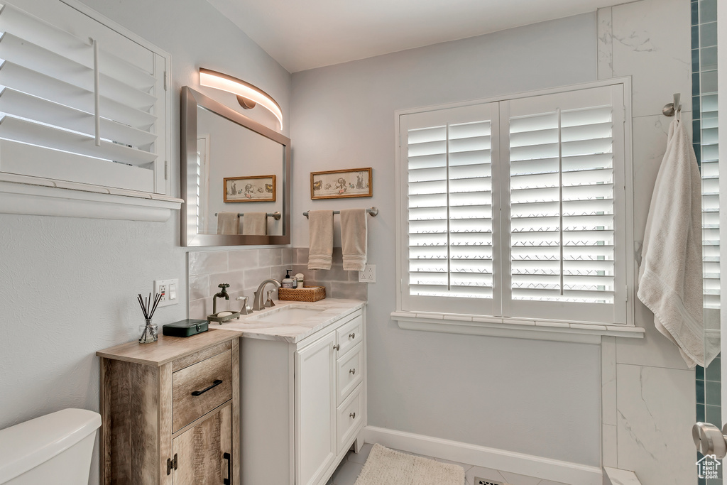 Photo 13 for MLS #2110529 at 1555 E Winward Dr