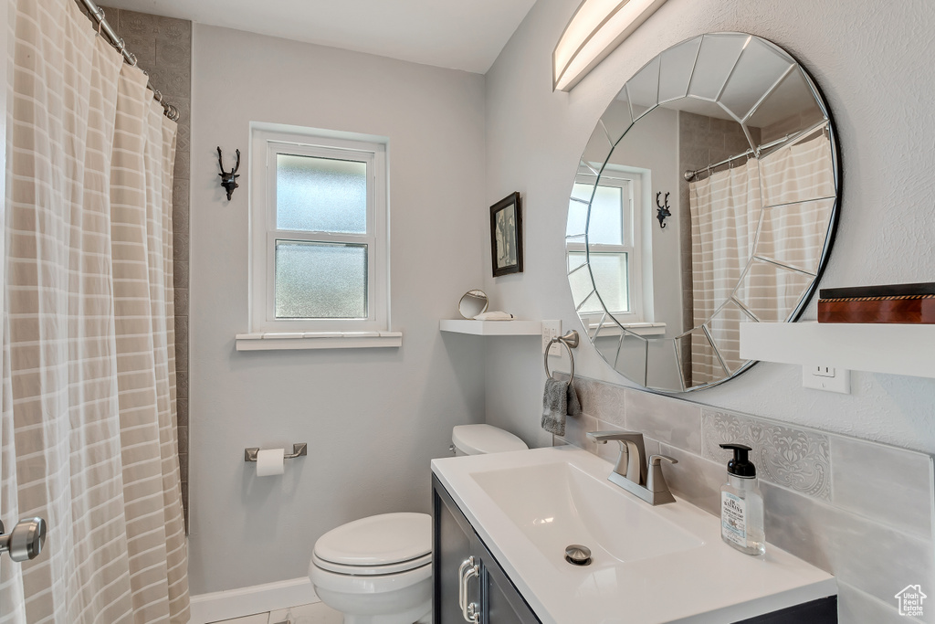 Photo 16 for MLS #2110529 at 1555 E Winward Dr