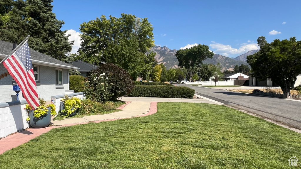 Photo 3 for MLS #2110529 at 1555 E Winward Dr