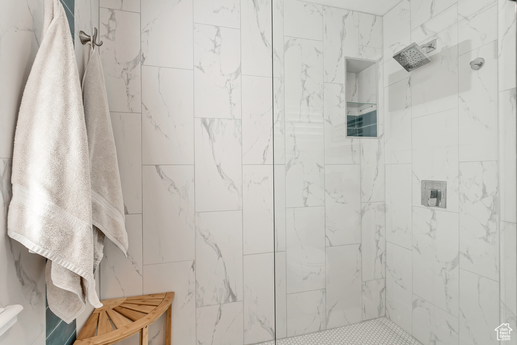 Photo 14 for MLS #2110529 at 1555 E Winward Dr