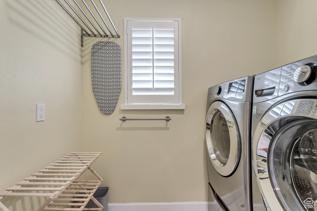 Photo 17 for MLS #2110529 at 1555 E Winward Dr