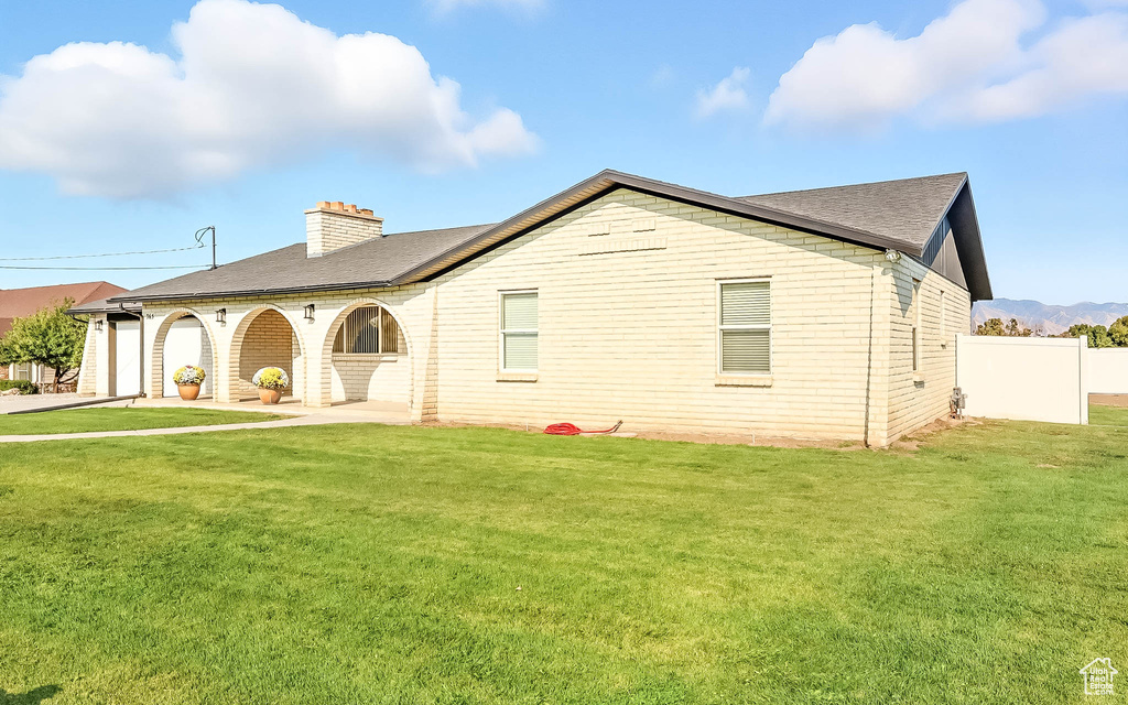 Photo 3 for MLS #2110537 at 365 S Hale