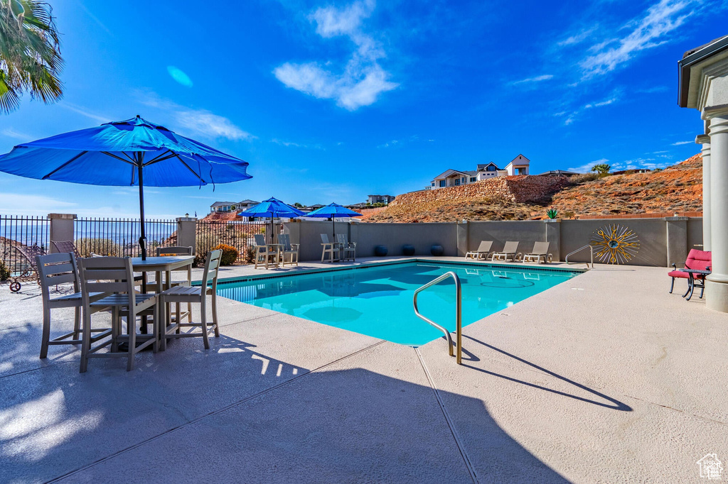 Photo 10 for MLS #2110541 at 1297 W Lions Head Dr