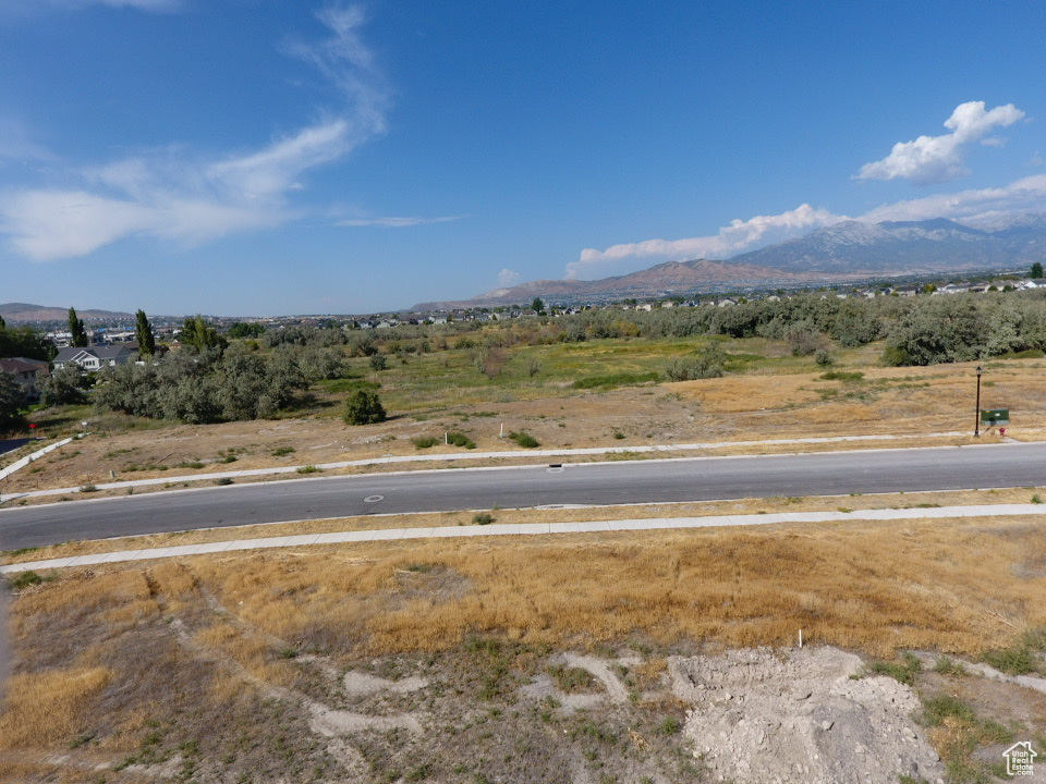 242 E THRIVE DR Saratoga Springs, UT 84045