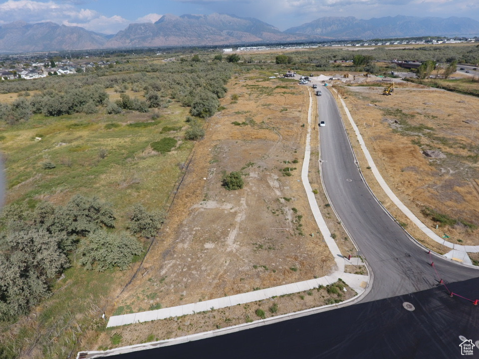 242 E THRIVE DR Saratoga Springs, UT 84045