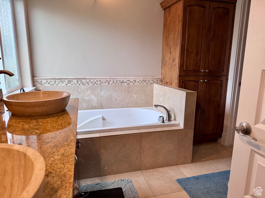 Photo 11 for MLS #2110544 at 885 N Canyon View Dr