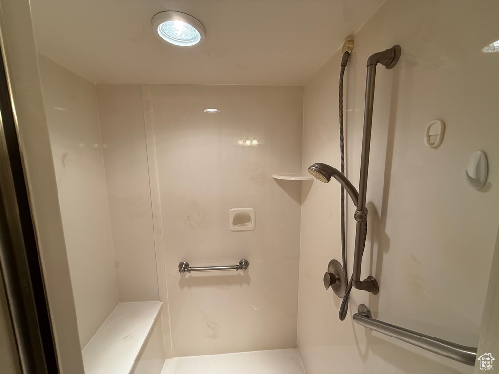 Photo 11 for MLS #2110546 at 1201 N 160 East