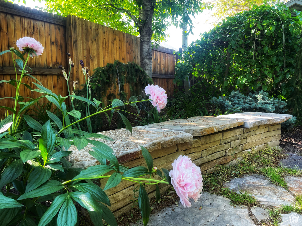 3411 E ENCHANTED DR Cottonwood Heights, UT 84121