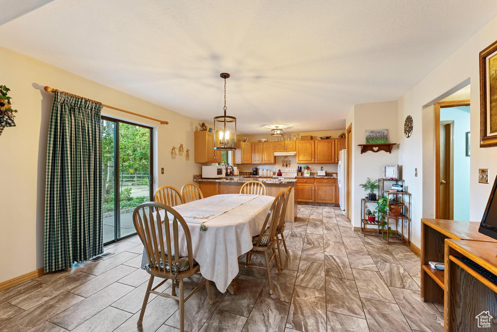 Photo 10 for MLS #2110562 at 4375 N Meadow Ln