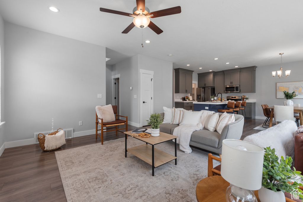 4695 E BREEZY PATCH RD Eagle Mountain, UT 84005