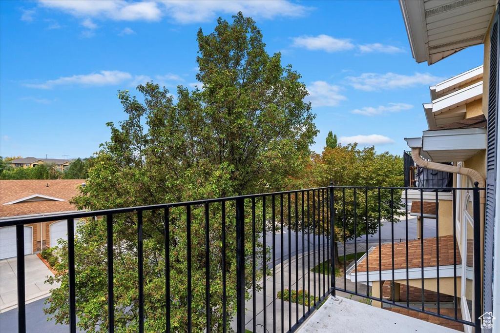 9597 S HIDDEN POINT DR Sandy, UT 84070
