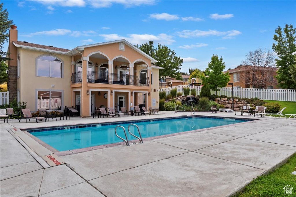 9597 S HIDDEN POINT DR Sandy, UT 84070