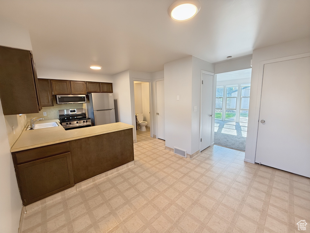 243 E MILL ST Bountiful, UT 84010