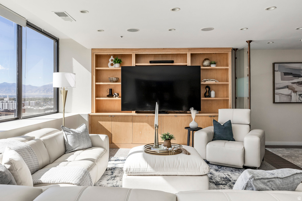 44 W 300 S #1207S Salt Lake City, UT 84101