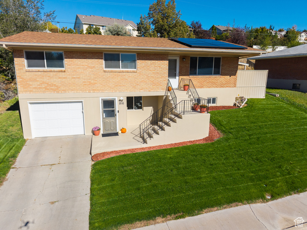Photo 3 for MLS #2110602 at 816 Park Ln