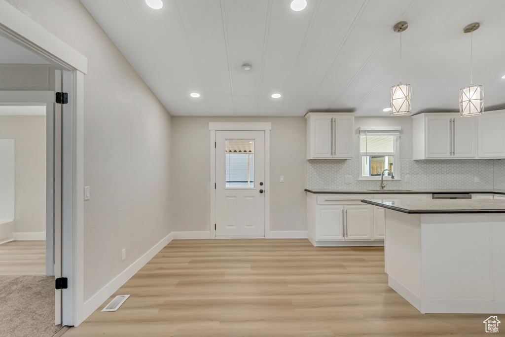 Photo 4 for MLS #2110610 at 562 Lancelot #60