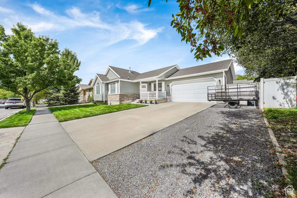 Photo 3 for MLS #2110632 at 2047 E Shadow Dr