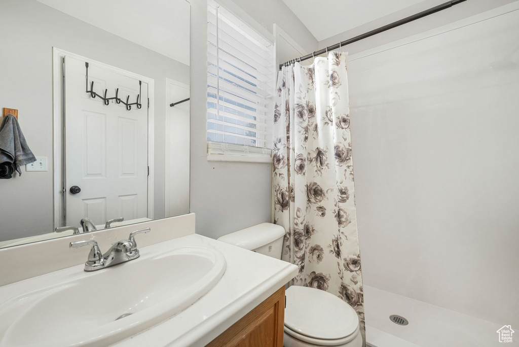Photo 20 for MLS #2110632 at 2047 E Shadow Dr