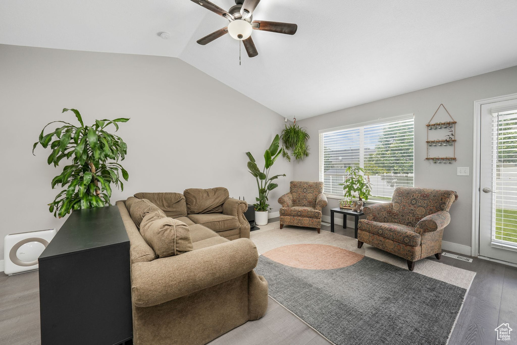 Photo 12 for MLS #2110632 at 2047 E Shadow Dr