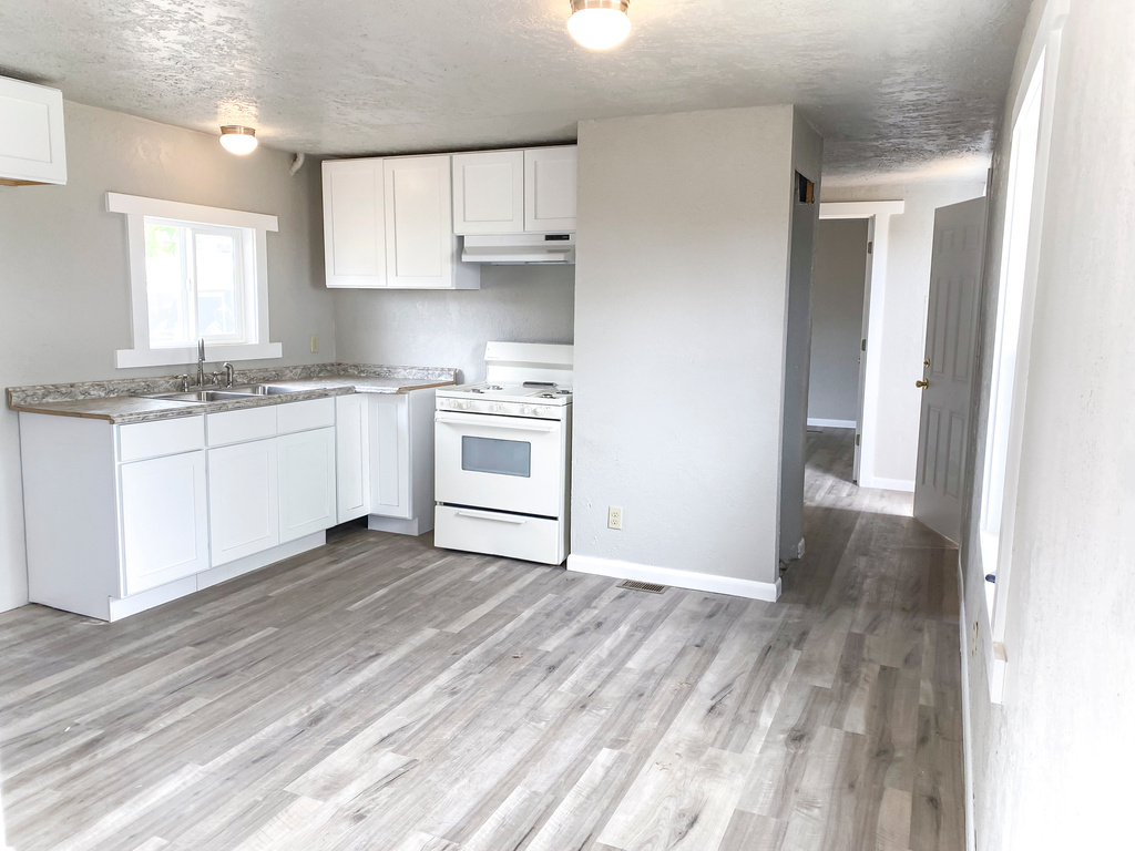 Photo 7 for MLS #2110638 at 425 N Esquire Pkwy #167