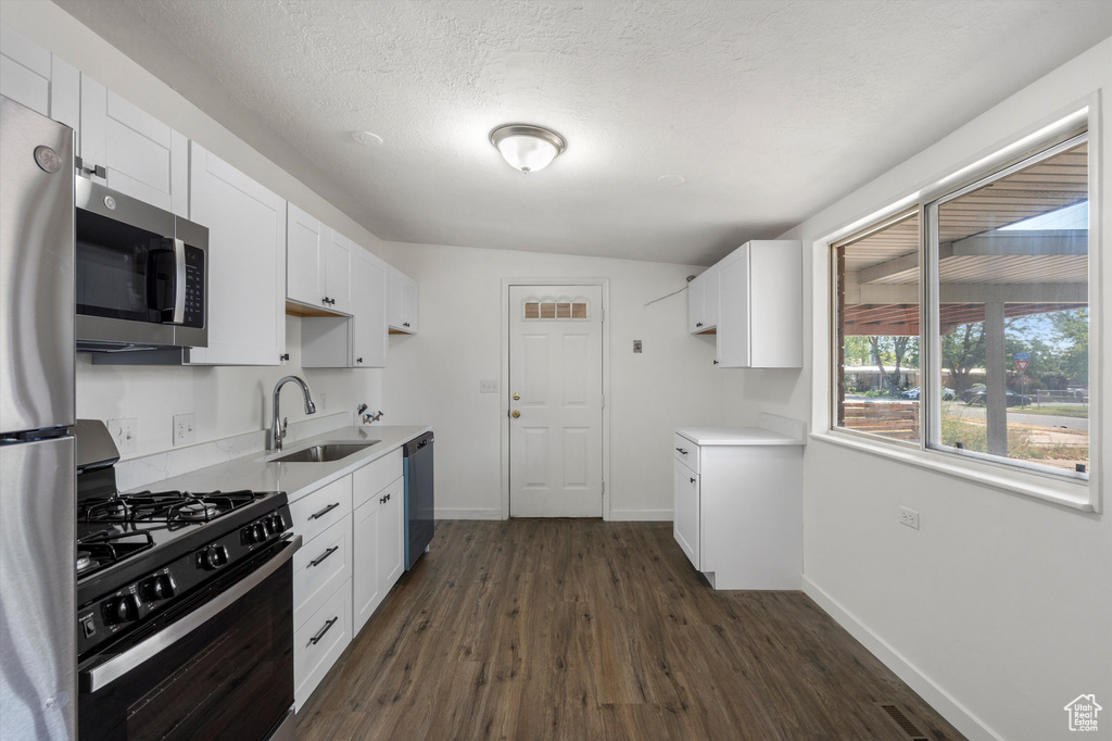 Photo 7 for MLS #2110645 at 1456 Scott Cir