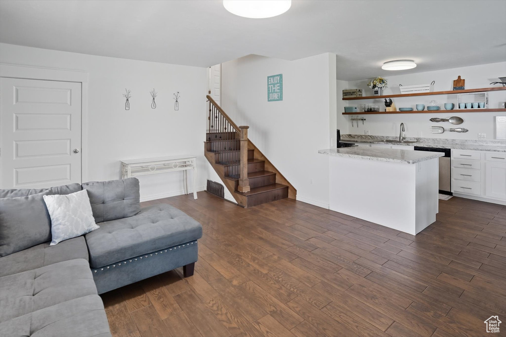 Photo 4 for MLS #2110664 at 573 N 850 West