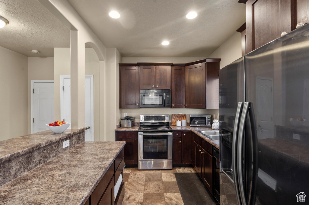 Photo 9 for MLS #2110665 at 1573 W Kinloch Way