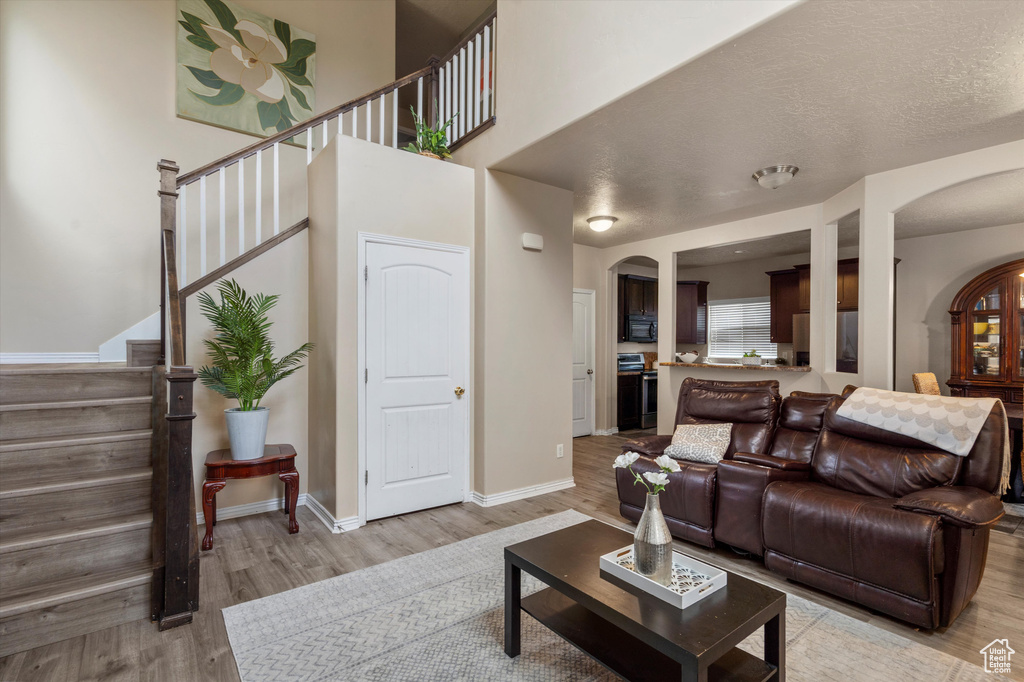 Photo 6 for MLS #2110665 at 1573 W Kinloch Way