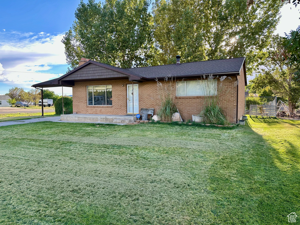 Photo 2 for MLS #2110678 at 605 N 300 East