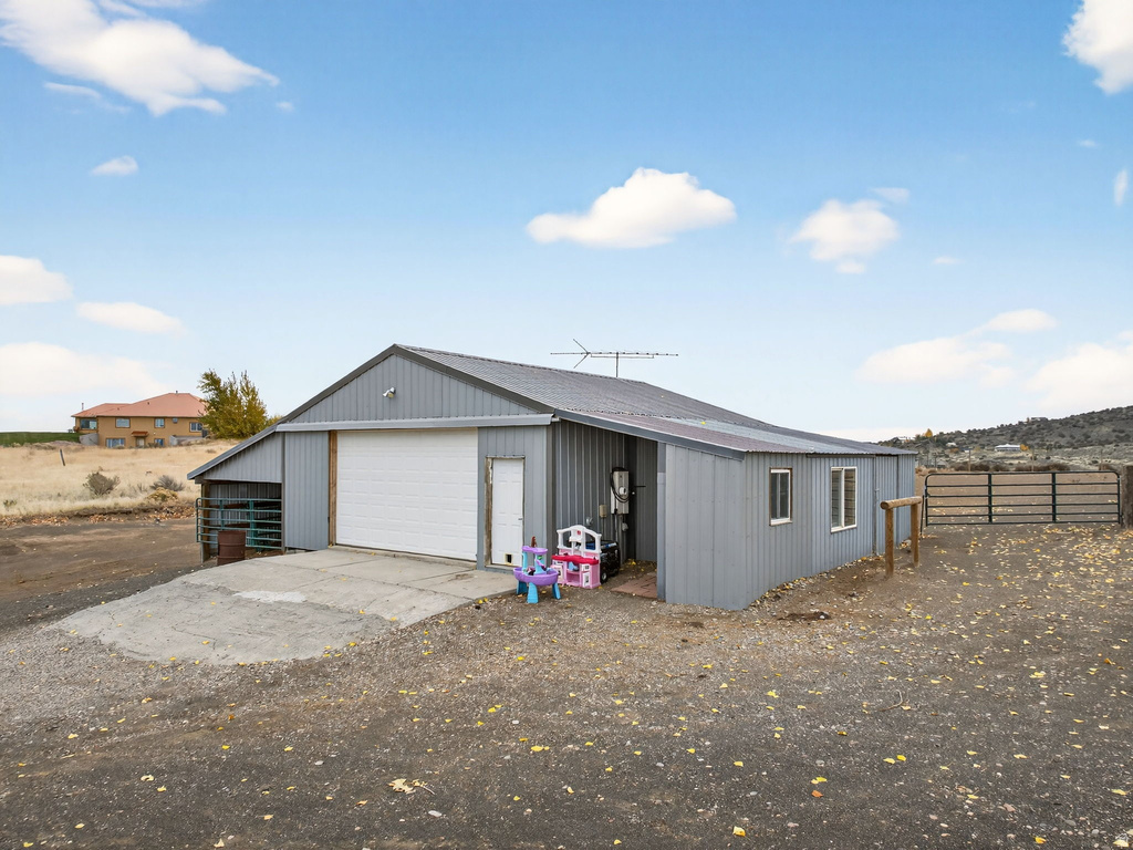 1000 E BUTTE RD Menan, ID 83434