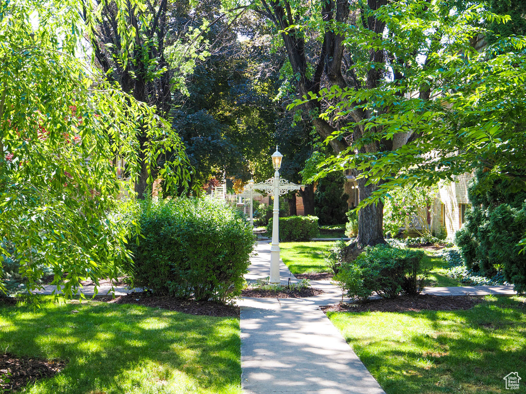 2220 E MURAY HOLLADAY RD #322 Holladay, UT 84117