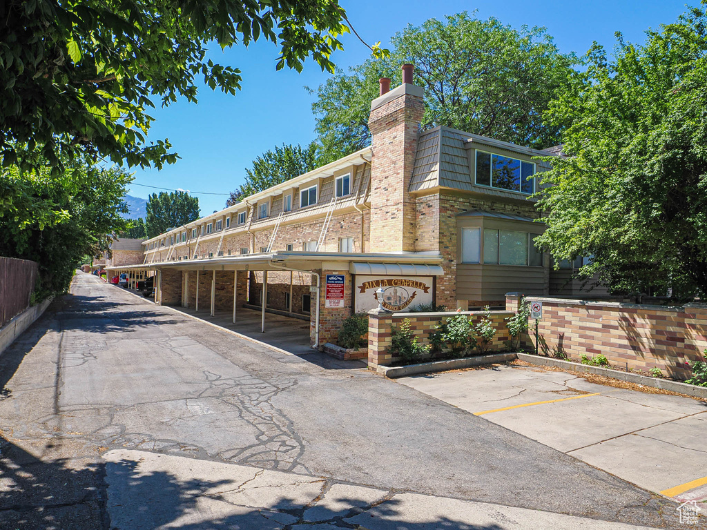 2220 E MURAY HOLLADAY RD #322 Holladay, UT 84117