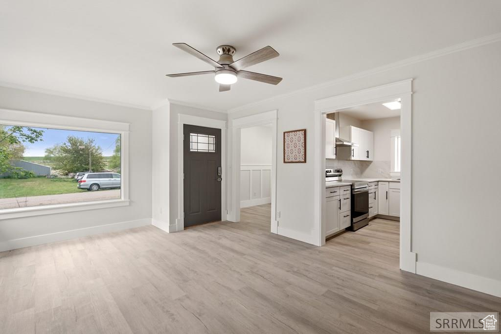 Photo 3 for MLS #2110719 at 225 W Kootenai Ave