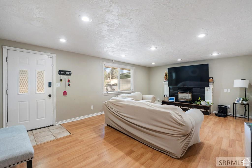 Photo 4 for MLS #2110721 at 145 Tabor Ave