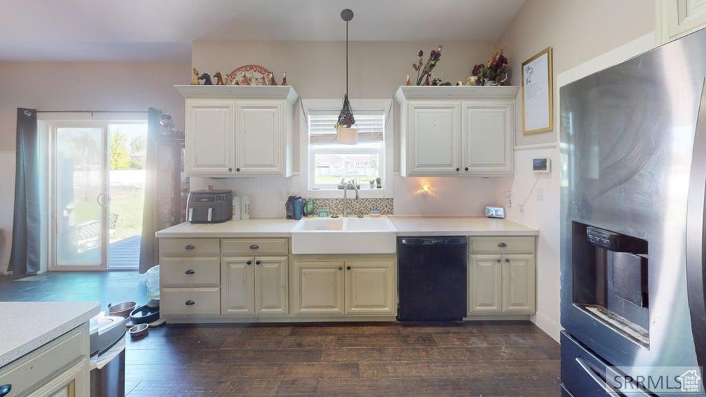 Photo 16 for MLS #2110726 at 3918 E 144 North