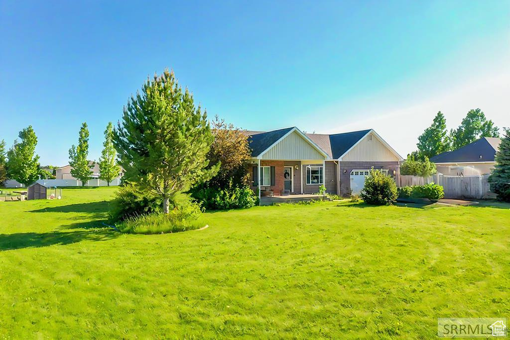 Photo 3 for MLS #2110726 at 3918 E 144 North