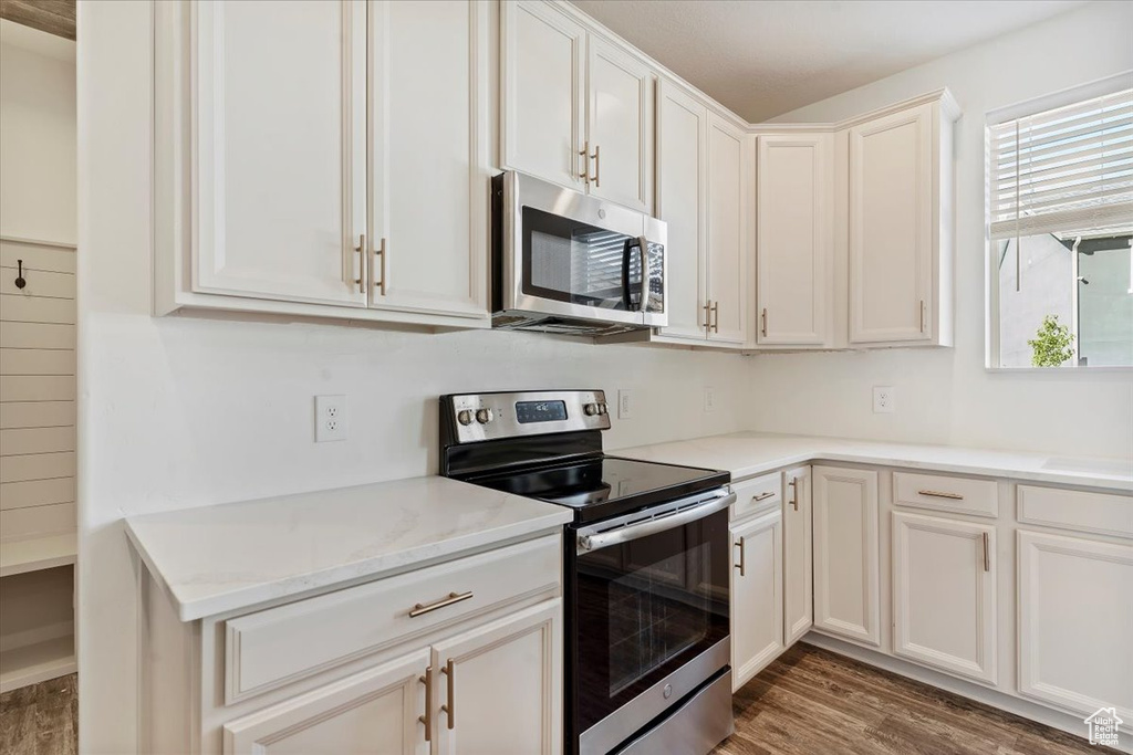 Photo 9 for MLS #2110730 at 3442 S Poplar Ln