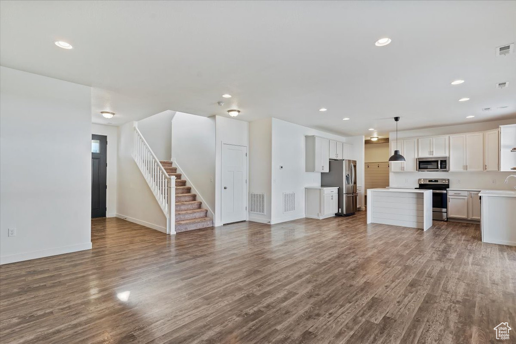 Photo 4 for MLS #2110730 at 3442 S Poplar Ln